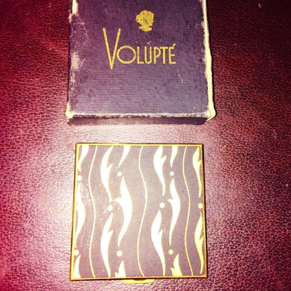 Vintage 1957 Volupte Stylized Flame Empty Powder Mirror Compact in Original Box